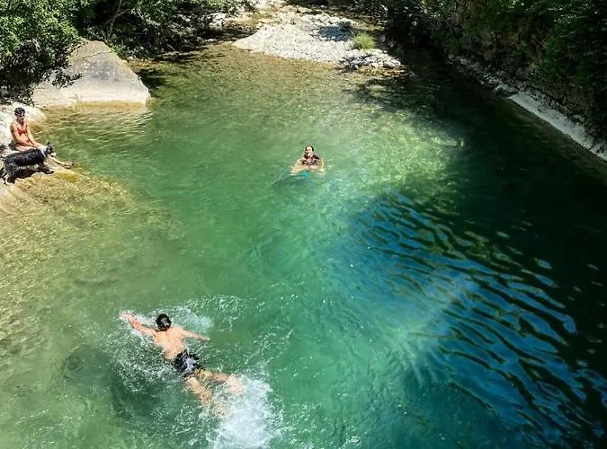 샬레 Casina Del Ponte